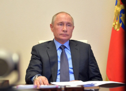 Владимир Путин сделал первые 11 дней мая нерабочими