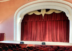 В эти выходные на сцене Борисоглебского драмтеатра властвует Петербургская оперетта