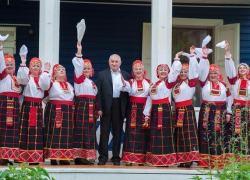 Борисоглебский ансамбль «Ивушка» выступил на Дне рождения музея-усадьбы С. В. Рахманинова