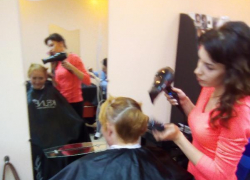 Хозяйка  салона красоты пошла на встречу Борисоглебскому обществу инвалидов