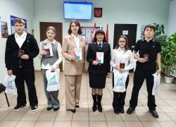 Юным борисоглебцам вручили паспорта в преддверии Дня Конституции