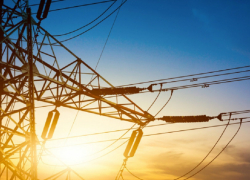 Сильный ветер и снегопад спровоцировали перебои с электроснабжением в Воронежской области