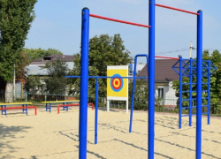 В Борисоглебской школе №13 установили спортплощадку и комплекс для сдачи ГТО