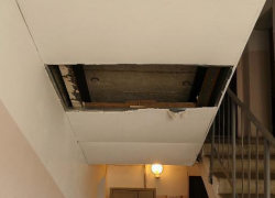 Жители многоэтажки на  окраине Борисоглебска не могут добиться  ремонта их «нового» дома