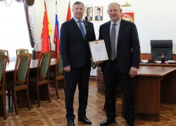 Грибановского фермера наградили за благотворительность  