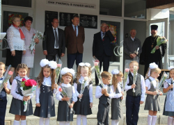 Алексей Рыженин поздравил грибановских школьников и педагогов с началом нового учебного года