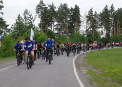 Глава Терновского района возглавил 30-километровый велопробег