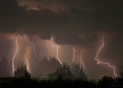 7 апреля над Воронежской  областью ожидаются грозовые тучи