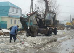 В Борисоглебске коммунальщики бросили все силы на борьбу с талыми водами 