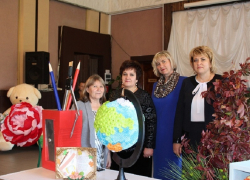 Грибановские педагоги приняли поздравления в канун профессионального праздника 