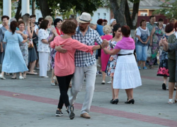 Борисоглебцы «зажгли» «под звуки старого граммофона»