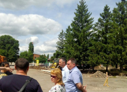 Глава администрации Борисоглебского городского округа провел совещание на месте строительства.