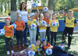 Борисоглебский детский сад получил в подарок 10 футбольных мячей 