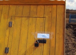 Опасный колодец нашли на территории детского сада в Терновском районе 