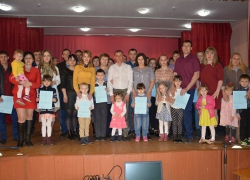 28 молодых семей из Поворинского района получили жилищные сертификаты 