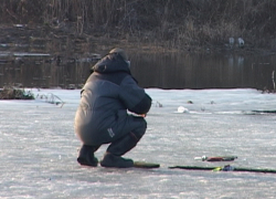 Борисоглебские рыбаки-камикадзе не спешат провожать зиму