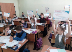 Борисоглебским третьеклашкам, показавшим, как надо трудиться, вручили благодарности