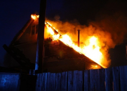 В Борисоглебске в ночном пожаре пострадал человек