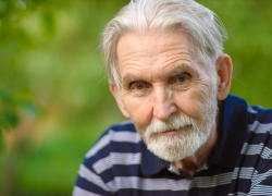 Продолжительность жизни российских мужчин не оставляет им шанса пожить на пенсии