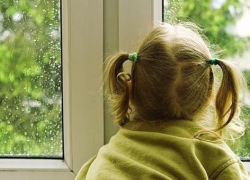 Опасные окна: жителей Борисоглебска предупреждают об участившихся случаях падения из окон маленьких детей