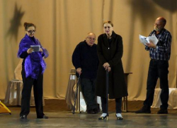 Приют для забытых актеров: февральская премьера Борисоглебского драмтеатра растрогает зрителей до слез