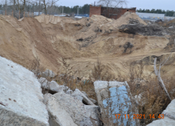 В лесу Борисоглебска обнаружен  таинственный карьер