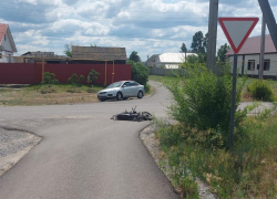 Несовершеннолетнего водителя мопеда сбили в Новохоперском районе