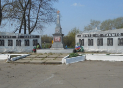 В селе Новогольелань реконструируют памятник погибшим в годы Войны