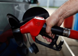 Владельцев АЗС будут штрафовать за недолив топлива