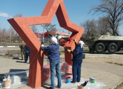 В Борисоглебске ремонтируют памятники ко Дню Победы в Великой Отечественной войне