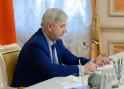 Ковидное послабление для школьников Воронежской области сделал губернатор Гусев