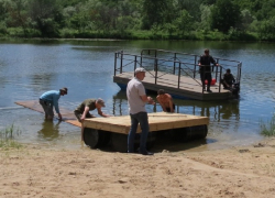 Понтонную переправу через озеро начали сооружать в Хопёрском заповеднике