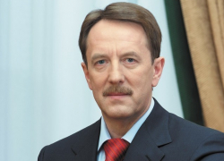 Губернатор Гордеев призвал жителей региона беречь любовь и процитировал Толстого