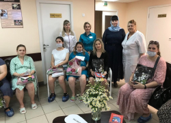 Будущих мамочек Борисоглебска поздравили с Днем семьи