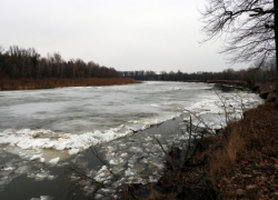 На реке Хопёр в Воронежской области начался ледоход 