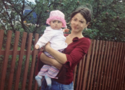 В Поворино отказали больной раком женщине с малышом на руках в инвалидности