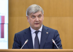 Губернатор Гусев решил избавить воронежские НКО от бюрократии