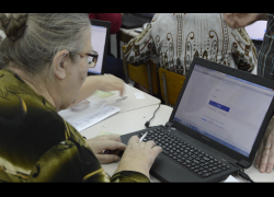 Пенсионеров в Борисоглебске бесплатно учат пользоваться современными гаджетами