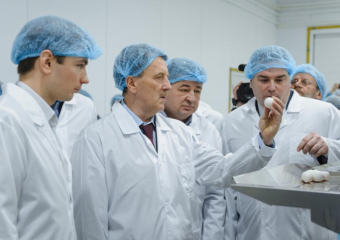 Более 270 миллионов рублей чистой прибыли дополнительно заработала Третьяковская птицефабрика на повышении цен на яйца