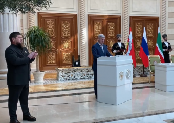 «Воронежцы с глубоким уважением относятся к вашему мудрому, героическому народу»: губернатор Гусев  выступил с речью в Грозном
