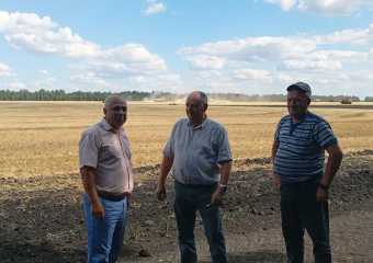Глава Терновского района оценил ход уборочных работ