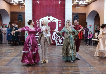 «Бал, господа!»: для борисоглебских школьников и студентов состоялся «Первый выход в свет»