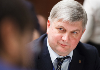 Александр Гусев снова попал в список «губернаторов под ударом» по итогам первой недели нового года
