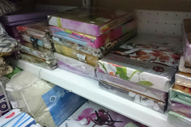 Люстры, часы, картины, бытовая техника в магазине "Антураж плюс" - 