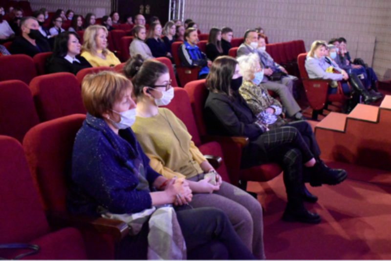 Спектакли для зрителей с нарушением зрения прошли в Борисоглебском драмтеатре