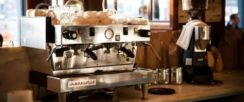 Как выбрать рожковую кофеварку: помогаем определиться с критериями