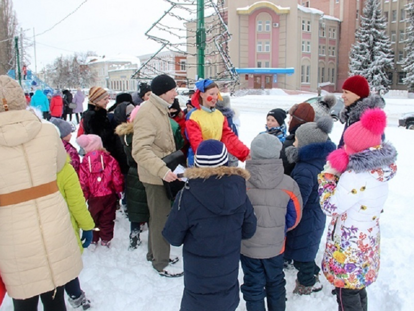 Борисоглебскую детвору вовлекли в «Новогодние забавы»