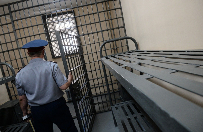 Мужчину, изнасиловавшего 15-летнюю девочку в Борисоглебске, отправили в СИЗО 