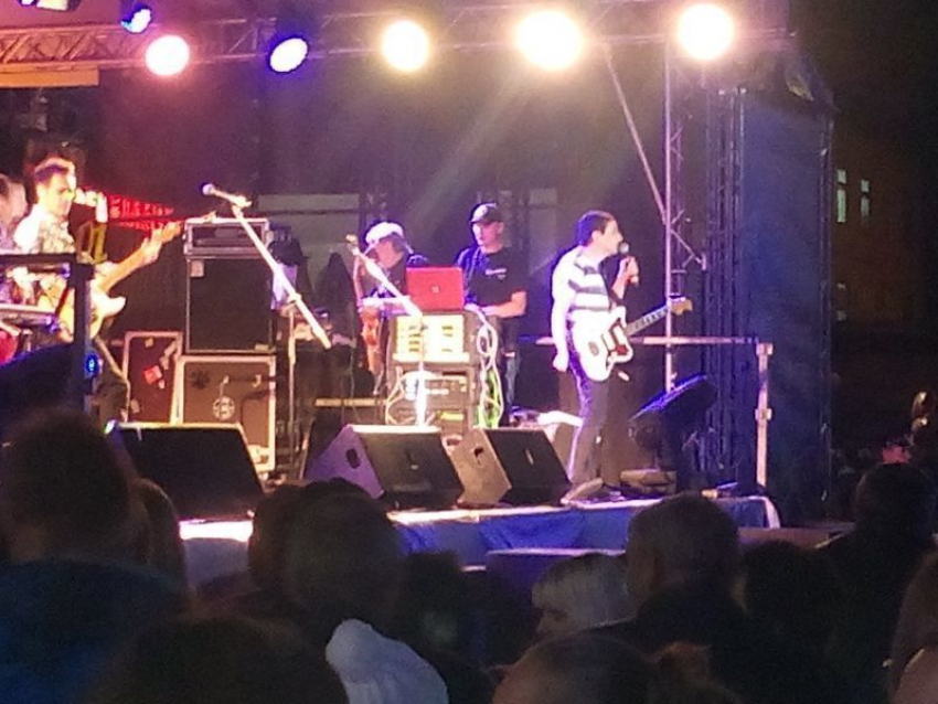 Настоящее столпотворение вызвал в Борисоглебске бесплатный концерт группы «Браво"