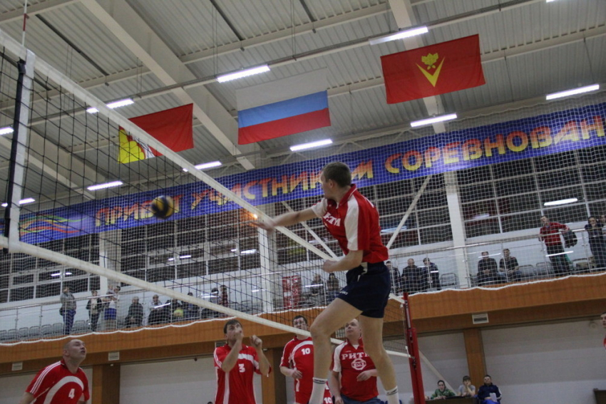 В Борисоглебске стартовал Кубок БГО по волейболу среди мужских команд